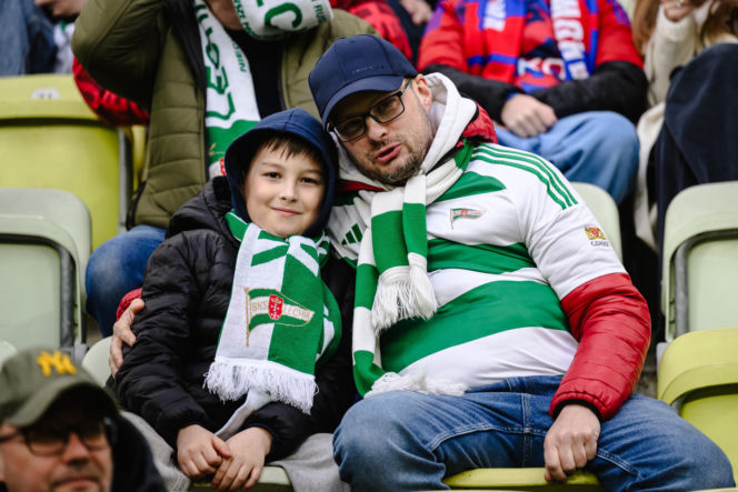 Lechia Gdańsk - Raków Częstochowa; Zdjęcia kibiców z meczu 30. kolejki PKO BP Ekstraklasy