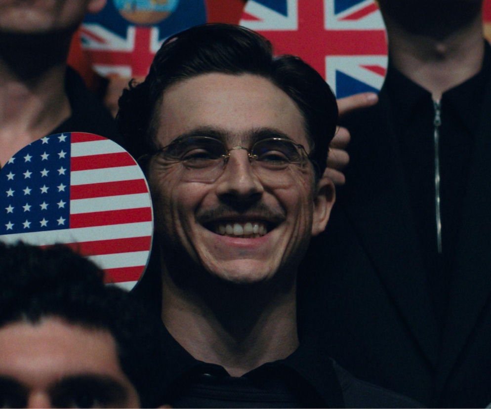 Timothée Chalamet w filmie Wielki Marty