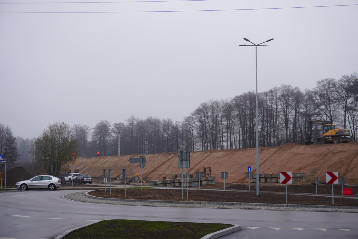 Wielkie otwarcie tunelu pod torami w Niewodnicy Kościelnej. Tak przebiegają prace w ramach Rail Baltica [ZDJĘCIA]