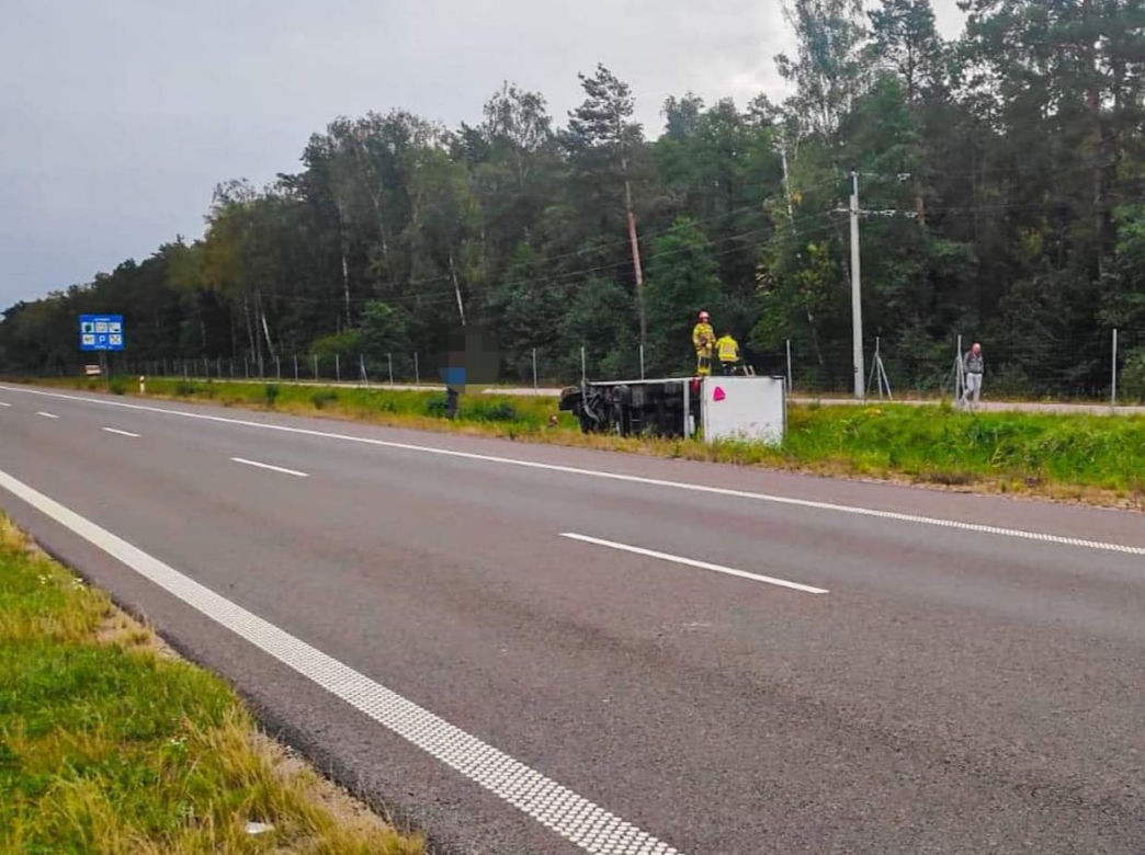 Jeżewo Nowe. Przewrócona chłodnia zablokował S8 w kierunku Białegostoku