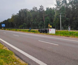 Jeżewo Nowe. Przewrócona chłodnia zablokował S8 w kierunku Białegostoku