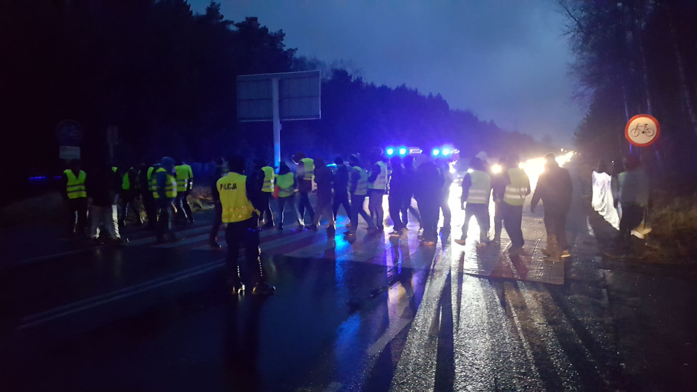 To żenada, żeby polityka  rządziła sportem! Kibice w obronie GKS Bełchatów wyszli na ulicę!