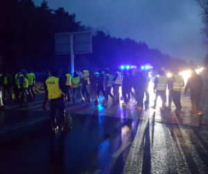 To żenada, żeby polityka  rządziła sportem! Kibice w obronie GKS Bełchatów wyszli na ulicę!