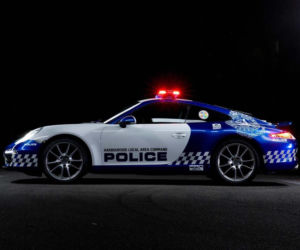 Porsche 911 Carrera jako radiowóz policji w Australii
