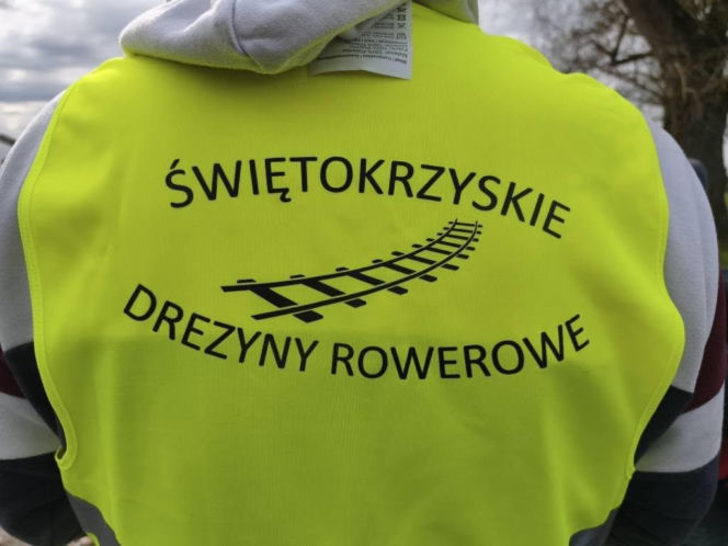 Jedyna taka atrakcja w Świętokrzyskiem. Odkryj drezyny rowerowe, które same jadą pod górkę