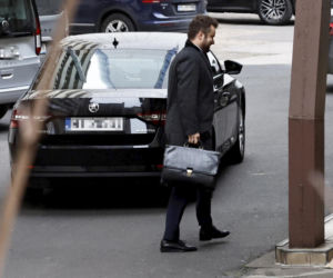 Politycy PiS zjeżdżają na Nowogrodzką