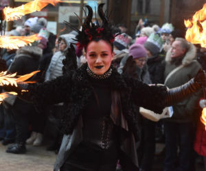 Orszak Trzech Króli 2026 w Toruniu. Zdjęcia z samego serca starówki