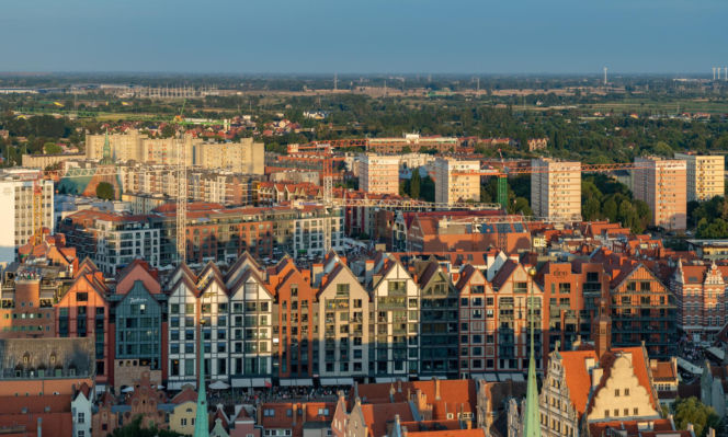 To polskie miasto przyciąga tłumy turystów. Słynie z bałtyckiego skarbu