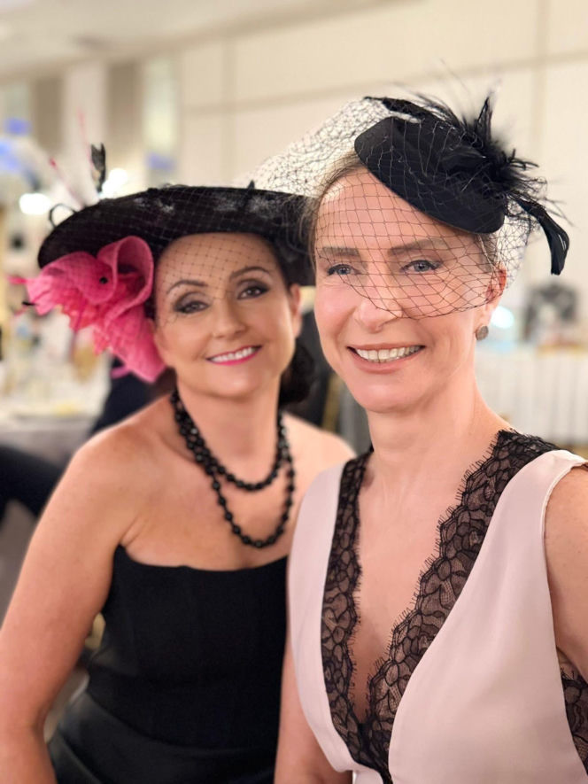 Wiosenny Bal „Szalonych Kapeluszy" Daru Serca w Chicago