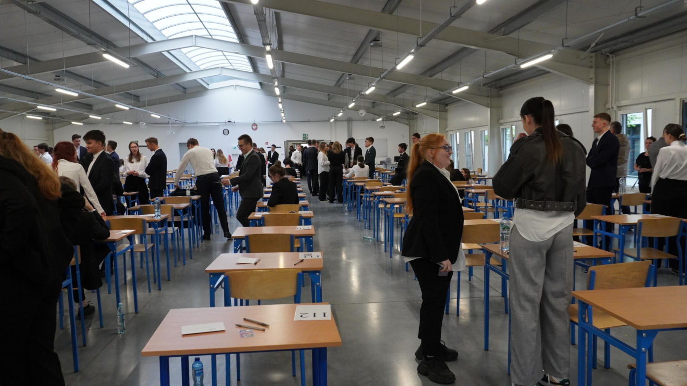 Matura 2024 z języka polskiego. Uczniowie CKZiU "Budowlanki" w Zielonej Górze przed egzaminem dojrzałości 