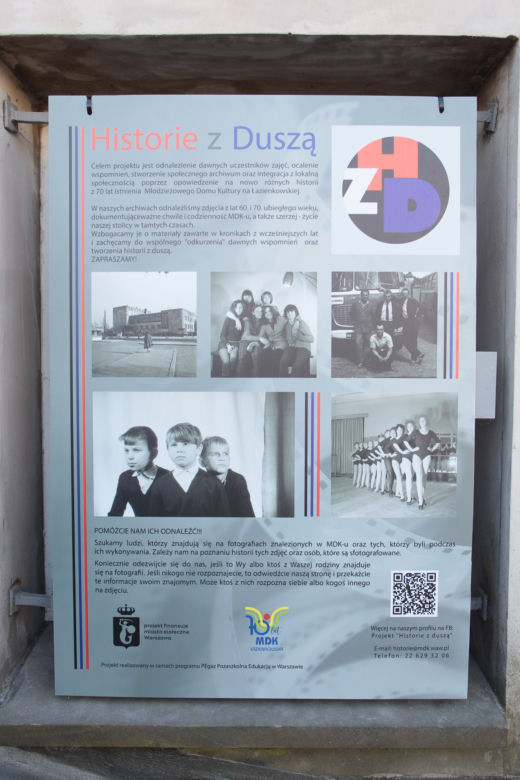 Tysiące zdjęć w piwnicy MDK przy Łazienkowskiej. Warszawiacy rozpoznają się na fotografiach z lat 60. i 70. 