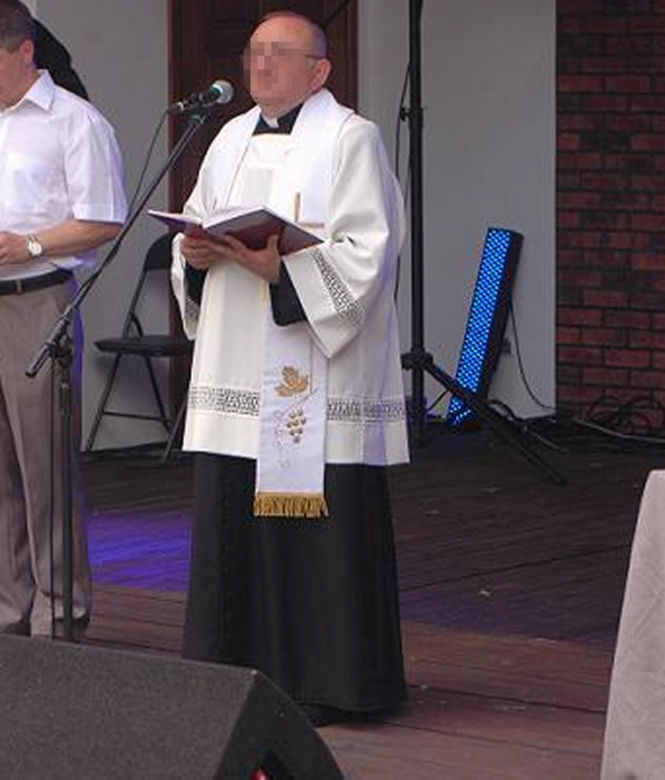 62-letni ksiądz uwiódł 17-latkę