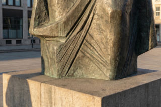 Olbrzymi pomnik Messiego odsłonięto w Cutral Co. Jaki był prawdziwy cel władz miasta?
