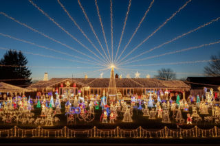 Łęg Tarnowski olśniewa światłem. Jaka tajemnica kryje się za tą tradycją?