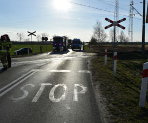 Tarnobrzeg: Wypadek na przejeździe kolejowym. Ciężko ranny 19-latek trafił do szpitala
