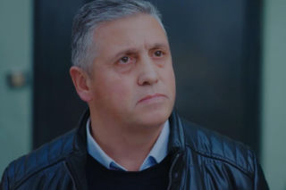 Dziedzictwo, odcinek 1065: Aynur została wrobiona! Sinan odkryje prawdę na temat dowodu zbrodni. Co zrobi z nożem?