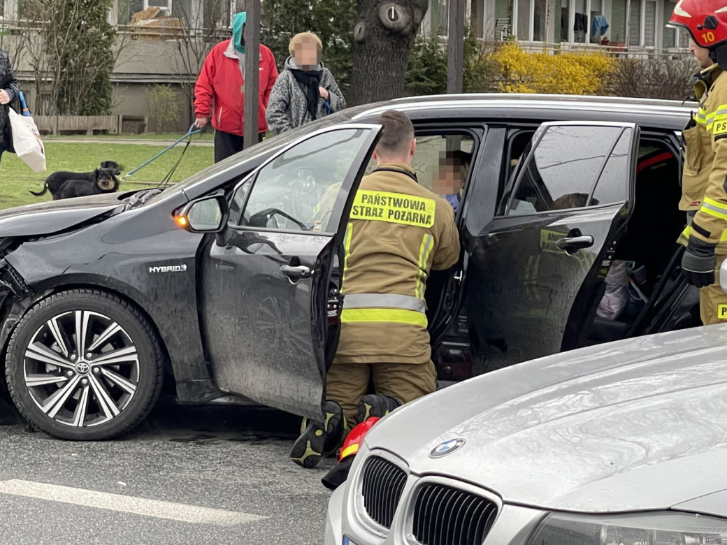Dramat na Modlińskiej. Kierowca Toyoty uderzył w BMW