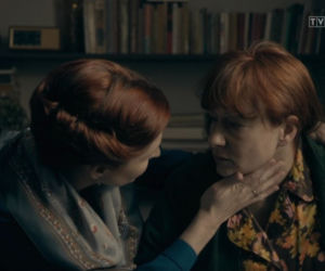 Stulecie Winnych 4 odcinek 42 (odc. 3). Mania (Magdalena Walach), Ania (Urszula Grabowska)