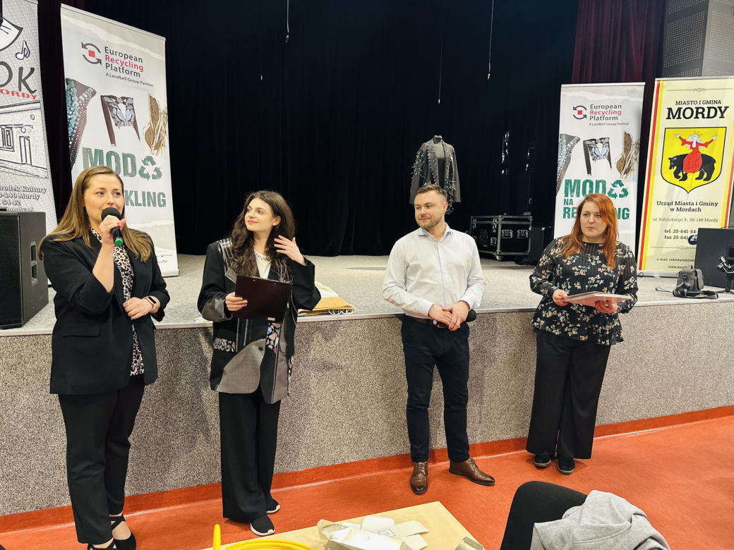 Szykowne śmieci – projekt „Moda na recykling” w gminie Mordy