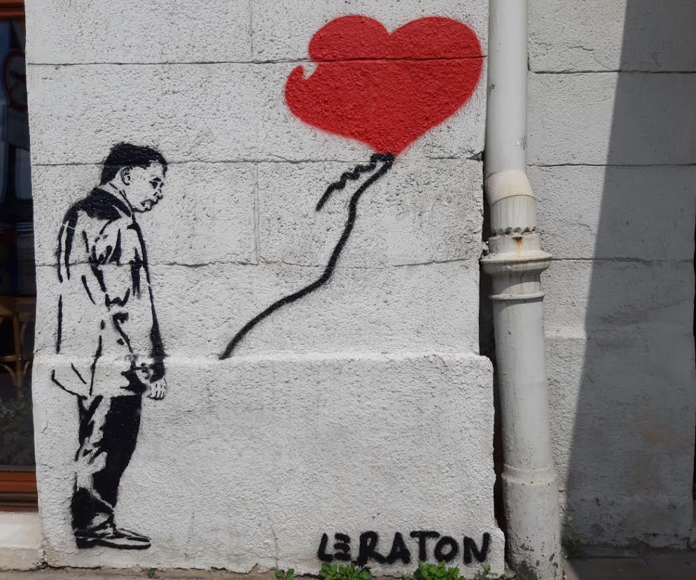 Mural z Kaczyńskim na ul. Mostowej