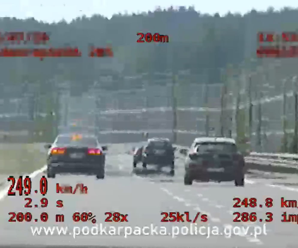 Sędziszów Małopolski: Pędził po autostradzie 249 km/h. Policja pokazała nagranie 