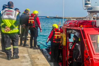 13-letnia Oliwia porwana przez falę. Rodzinny spacer zakończył się tragedią