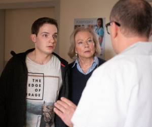 Na Wspólnej odc. 2926. Maria Zięba (Bożena Dykiel), Tomek (Krzysztof Chodorowski)