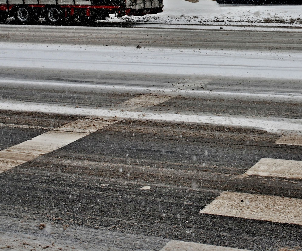 30-latek bez prawa jazdy potrącił kobietę