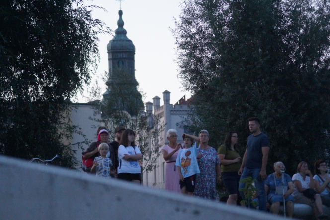 Wieczorna parada na Wiśle zachwyciła mieszkańców. Tak wyglądał finał Festiwalu Wisły w Fordonie