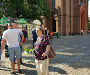 Kwiaciarki wdzięczne za poparcie. Z radości rozdały bydgoszczanom kwiaty!