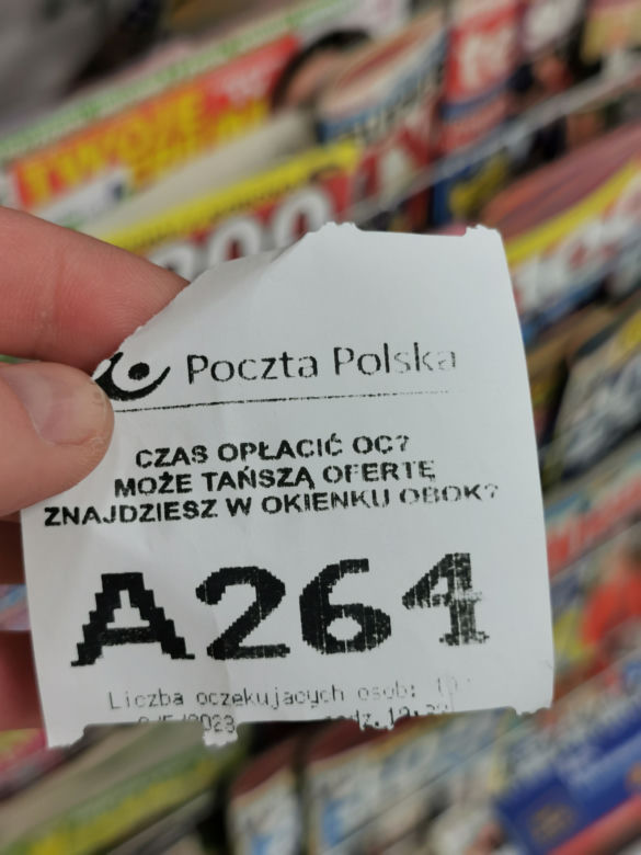 Poczta ostatniej szansy. Ludzie czekają tu po dwie godziny