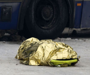 Sączów: Sanki wjechały pod autobus. 10-latek nie żyje, 8-latka w stanie ciężkim