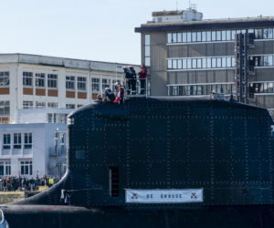 Francuski atomowy okręt podwodny De Grasse rozpoczyna próby morskie.