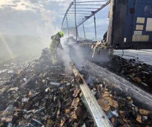 Pożar naczepy ciężarówki spowodował kilkugodzinne utrudnienia na autostradzie A2 w powiecie siedleckim