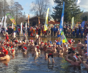 IX Dadajowy Zlot Morsów: Mikołajem możesz być cały rok 