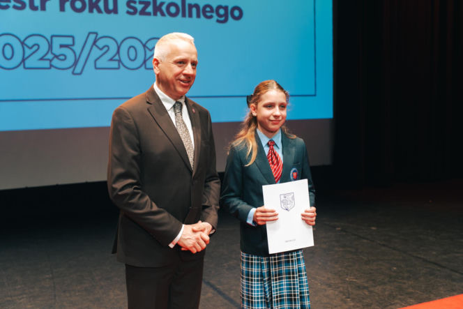 Najzdolniejsi uczniowie odebrali stypendia Prezydenta Miasta Siedlce