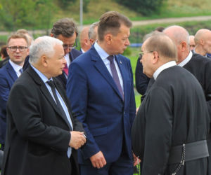 Ukłony dla Rydzyka, uśmiech dla Kaczyńskiego
