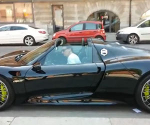 Zlatan Ibrahimović w Porsche 918 Spyder