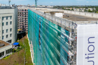 Stary warszawski „szkieletor” zmienia się w hotel znanej marki. Kiedy otwarcie?