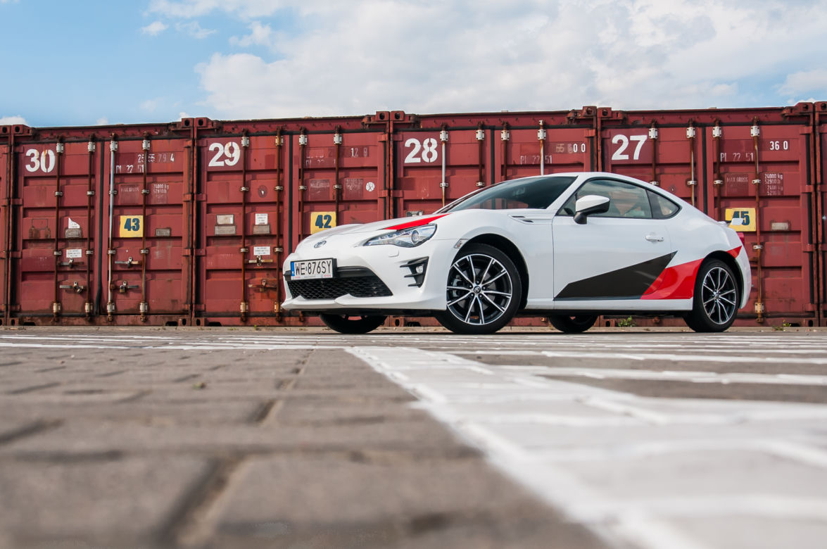 Toyota GT86 2.0 Boxer 200 KM 6MT 
