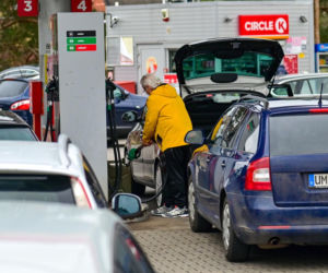 Kolejki niemieckich aut na przygranicznych stacjach paliw