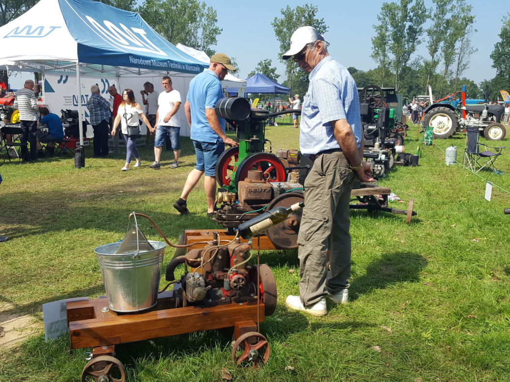 Festiwal starych ciągników w Wilkowicach. Setki maszyn, tysiące widzów i upał