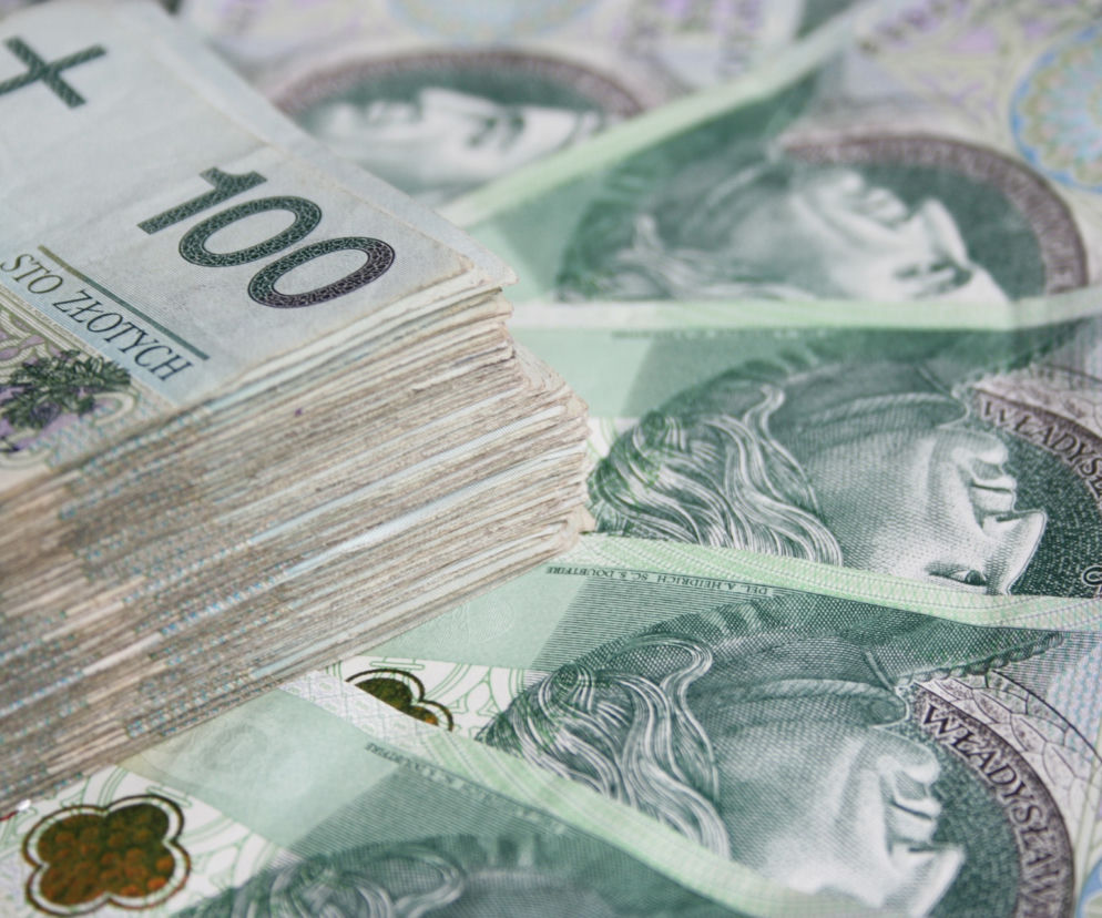 Tak się zmienią pensje w 2022 r. Kto dostanie więcej, a kto straci? 