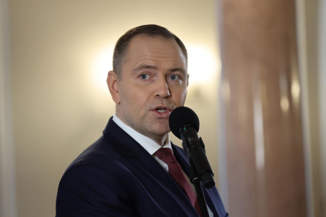 Demontaż okrągłego stołu w Pałacu Prezydenckim