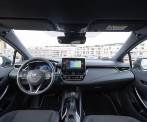 Toyota Corolla 2.0 Hybrid Dynamic Force 184 KM e-CVT vs Mazda 3 Skyactiv-X 180 KM 6MT AWD
