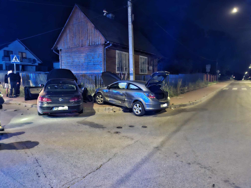 Pilne! Wypadek na skrzyżowaniu Moniuszki i Południowej w Starachowicach. Są poszkodowani