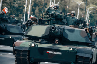 Pancerna pięść na defiladzie 2026. Od Leopardów 2 do K2 i Abramsów