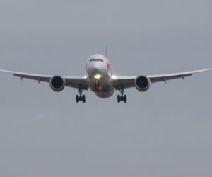 DUMNI z Niepodległości Polski! Biało-czerwony dreamliner wylądował na Jasionce [ZDJĘCIA]