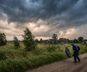 Burze i silny wiatr nad Polską. Gdzie uderzy niebezpieczny żywioł?