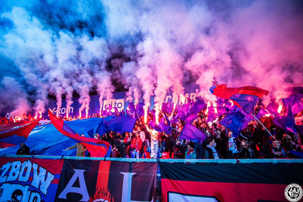 Kibice Rakowa Częstochowa na meczu z Cracovią